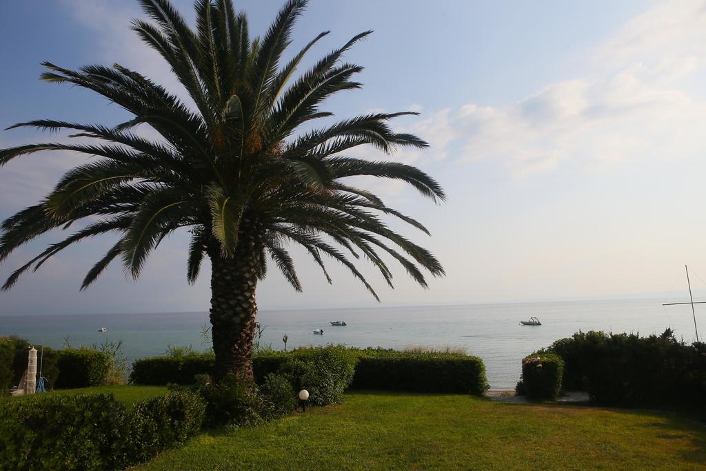 Beach Front Chanioti Polychrono Esterno foto