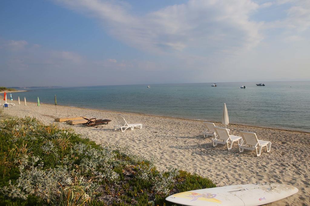 Beach Front Chanioti Polychrono Esterno foto